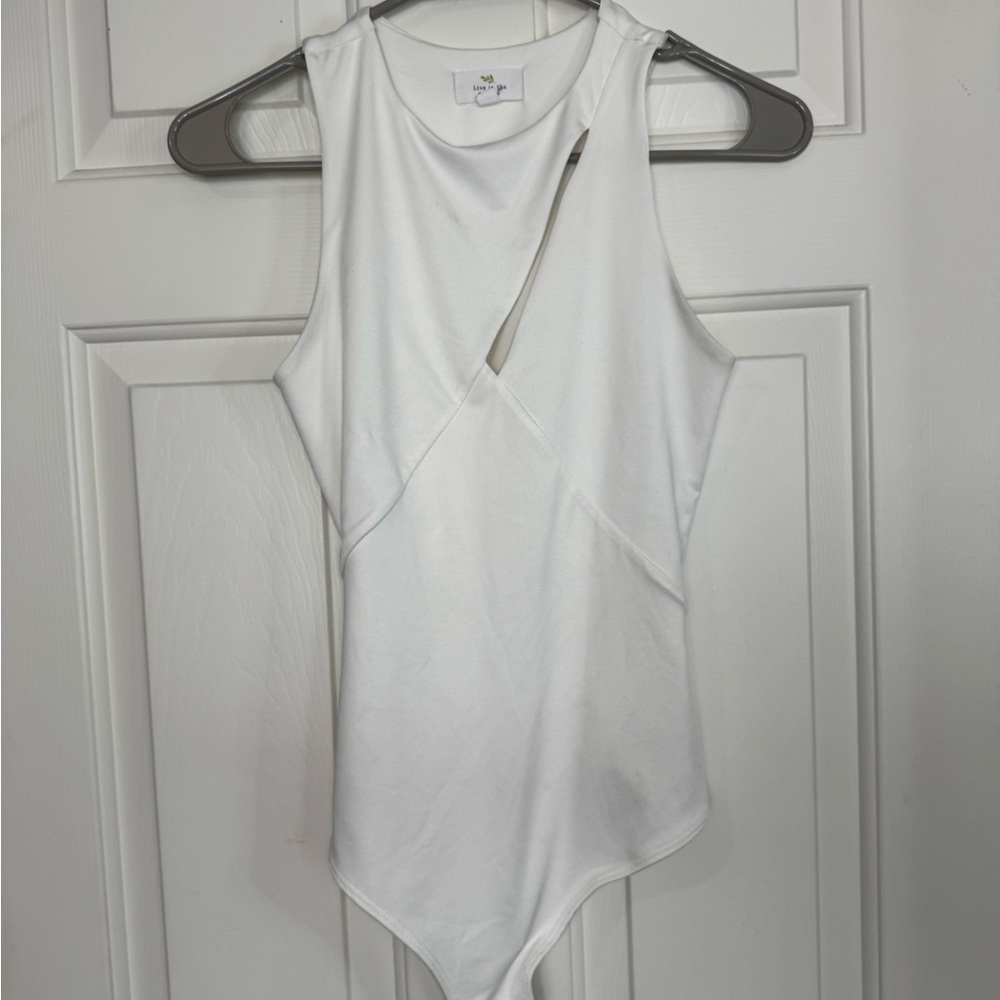 Chic White Sleeveless Bodysuit
